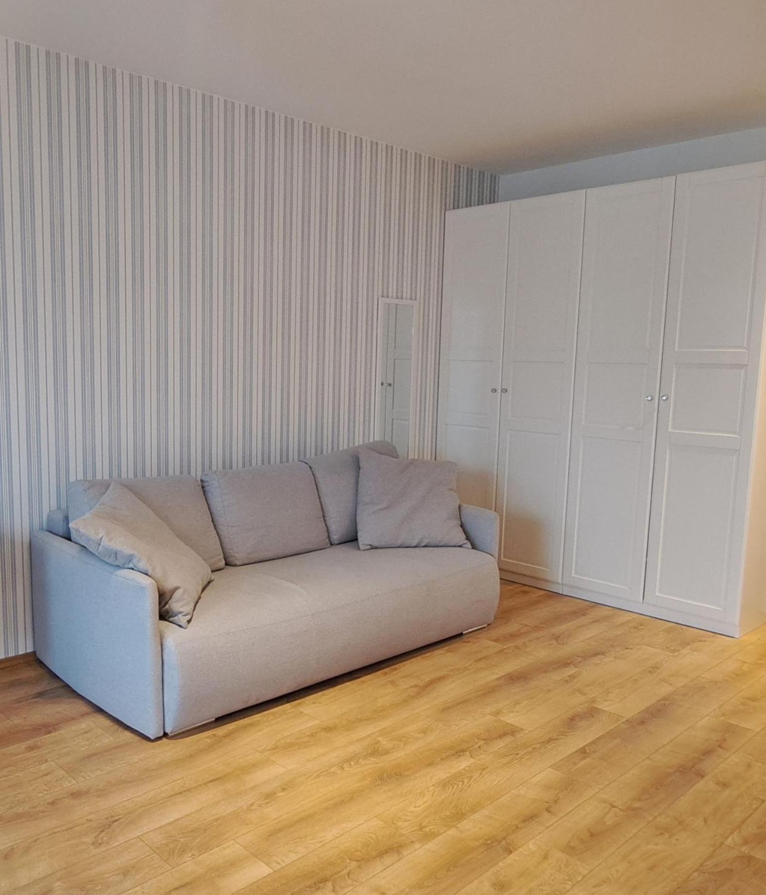 No 107 Huoneisto